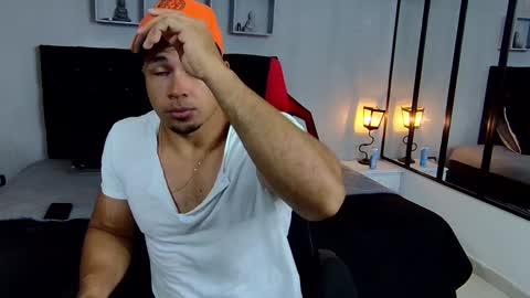 tyler_hank1 online show from 01.14.25