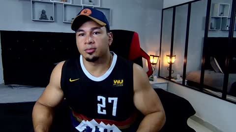 tyler_hank1 online show from 01.25.25