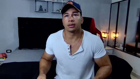 tyler_hank1 online show from 01.27.25