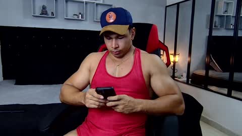 tyler_hank1 online show from 01.27.25