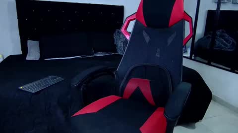 tyler_hank1 online show from 02.11.25