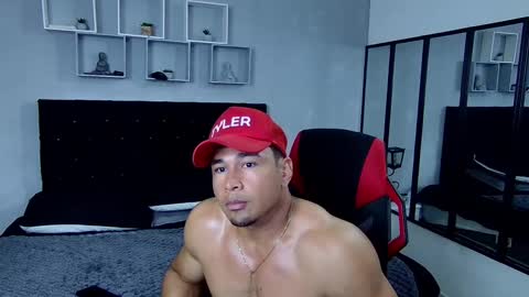 tyler_hank1 online show from 02.23.25