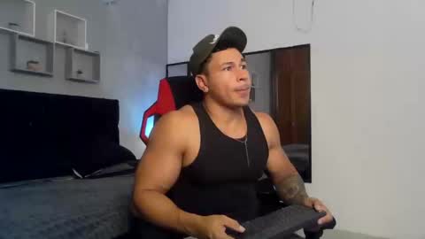 tyler_hank1 online show from 09.19.25