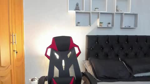 tyler_hank1 online show from 03.17.26