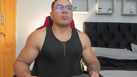 tyler_hank1 online show from 03.27.26