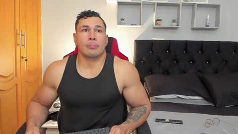 tyler_hank1 online show from 03.29.26