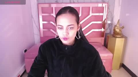 Snapshot of tyna_ch chatting on 12.06.24 TYNA online show from 12.06.24