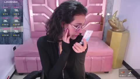 Snapshot of tyna_ch chatting on 12.27.24 TYNA online show from 12.27.24