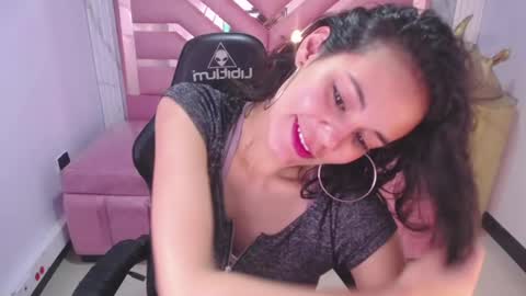 Snapshot of tyna_ch chatting on 12.29.24 TYNA online show from 12.29.24