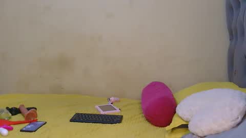 Snapshot of tynniee chatting on 02.09.26 tynniee online show from 02.09.26