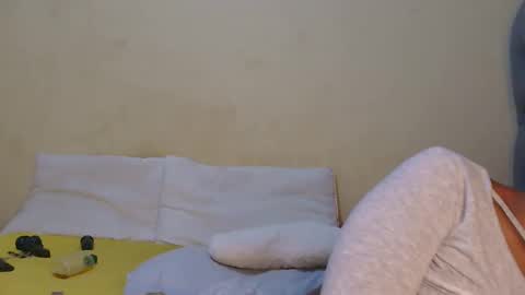 Snapshot of tynniee chatting on 02.27.26 tynniee online show from 02.27.26