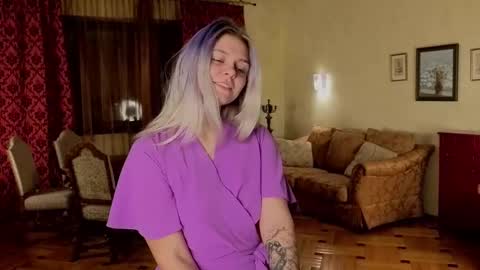 Snapshot of tyraweldy chatting on 10.16.25 Crazy online show from 10.16.25