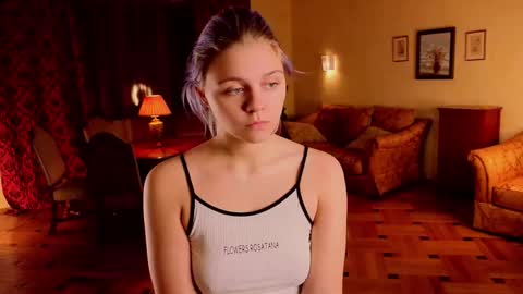 Snapshot of tyraweldy chatting on 10.17.25 Crazy online show from 10.17.25