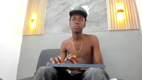 Snapshot of tyron_banks chatting on 06.11.26 TYRON online show from 06.11.26