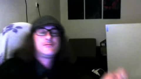 Snapshot of ucloudd chatting on 10.31.25 ucloudd online show from 10.31.25