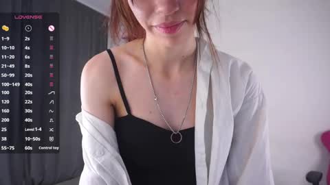Snapshot of udelaborom chatting on 05.24.26 Lili online show from 05.24.26