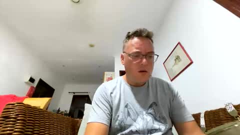 ueberdruck01 online show from 10.16.25