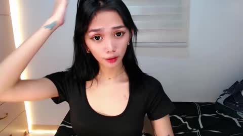 Snapshot of ughliah chatting on 09.21.25 urbbgirl alliah online show from 09.21.25