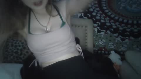 Snapshot of uhhhmeg chatting on 02.20.25 uhhhmeg online show from 02.20.25