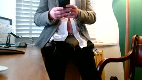 Snapshot of ukclive chatting on 10.10.25 ukclive online show from 10.10.25