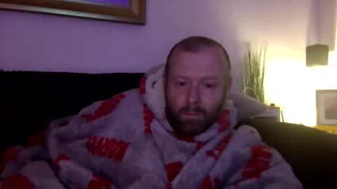 Snapshot of ukmatty3 chatting on 10.20.25 ukmatty3 online show from 10.20.25