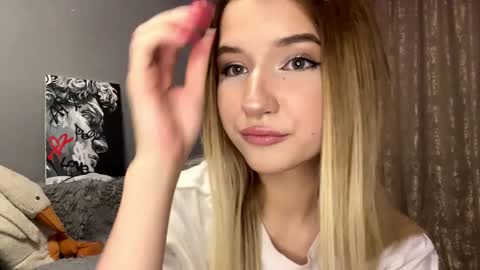 Vikki online show from 12.04.25