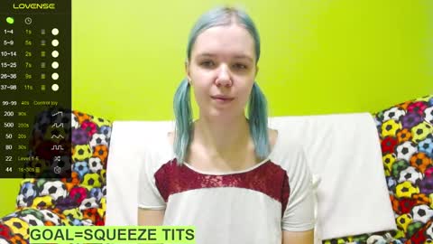 Snapshot of ultra_meow chatting on 01.09.25 Roxy online show from 01.09.25