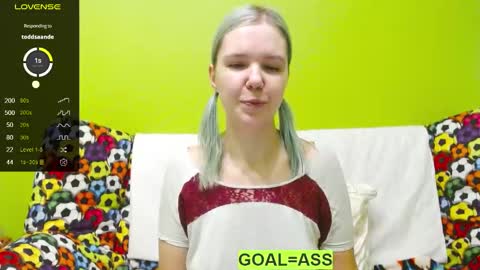 Snapshot of ultra_meow chatting on 02.07.25 Roxy online show from 02.07.25