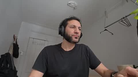 Snapshot of ultratoaster chatting on 12.22.25 ultratoaster online show from 12.22.25