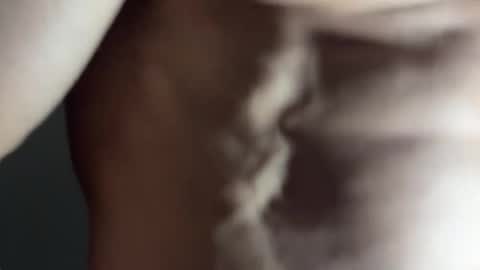 Um CM online show from 03.25.26