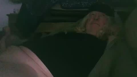 Snapshot of umbrado chatting on 12.11.24 umbrado online show from 12.11.24