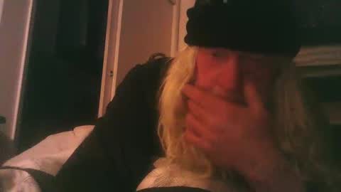 Snapshot of umbrado chatting on 03.02.25 umbrado online show from 03.02.25