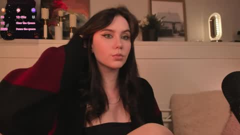 Snapshot of una_medisson chatting on 05.15.26 Una online show from 05.15.26
