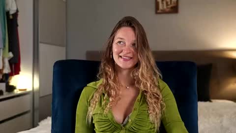 Snapshot of unbelievable__ chatting on 09.26.25 Sasha online show from 09.26.25