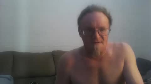 Snapshot of unclemuff chatting on 12.02.25 unclemuff online show from 12.02.25