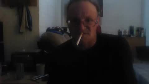 Snapshot of unclemuff chatting on 02.19.26 unclemuff online show from 02.19.26
