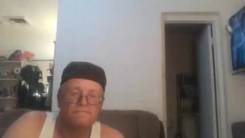 Snapshot of unclemuff chatting on 03.16.26 unclemuff online show from 03.16.26