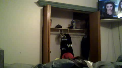 Snapshot of unclemuff chatting on 06.28.26 unclemuff online show from 06.28.26