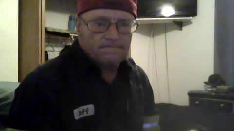 Snapshot of unclemuff chatting on 07.16.26 unclemuff online show from 07.16.26