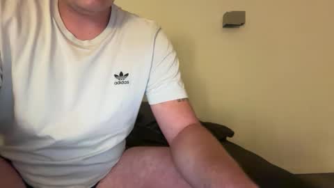 Snapshot of uncutedaustria chatting on 09.23.25 Tom online show from 09.23.25