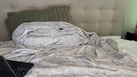 uncutnudist online show from 09.17.25