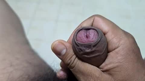 Snapshot of uncuttool3000 chatting on 11.17.25 uncuttool3000 online show from 11.17.25