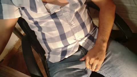 Giov online show from 10.05.25