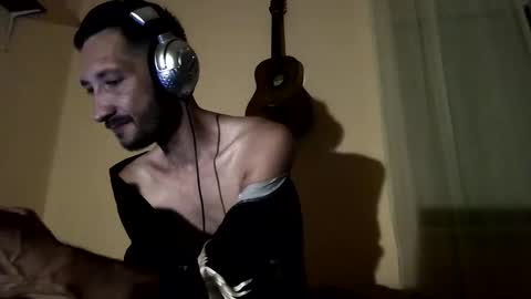 underguy19 online show from 09.15.25