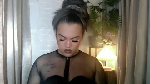 Snapshot of unforgettable_sin chatting on 10.08.25 Bella Shamara Odett online show from 10.08.25