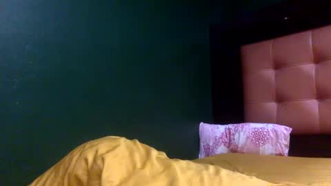 Snapshot of unlimitedfantasy chatting on 10.12.25 Thiago online show from 10.12.25