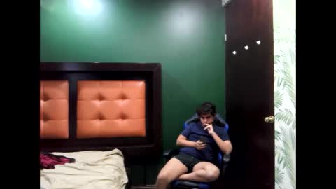 Snapshot of unlimitedfantasy chatting on 11.02.25 Thiago online show from 11.02.25