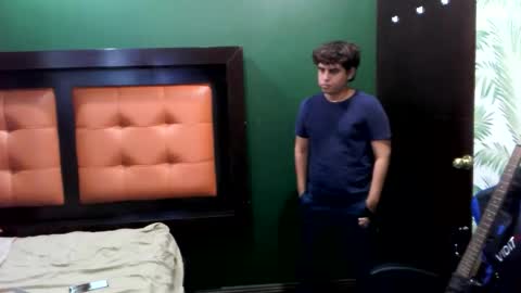 Snapshot of unlimitedfantasy chatting on 11.02.25 Thiago online show from 11.02.25