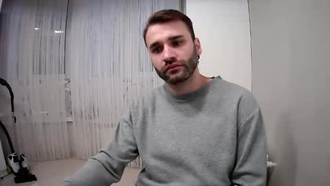 Snapshot of unnknow2024 chatting on 10.05.25 SlavaVibes online show from 10.05.25