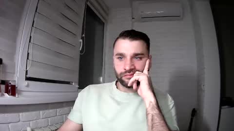 Snapshot of unnknow2024 chatting on 04.02.26 SlavaVibes online show from 04.02.26